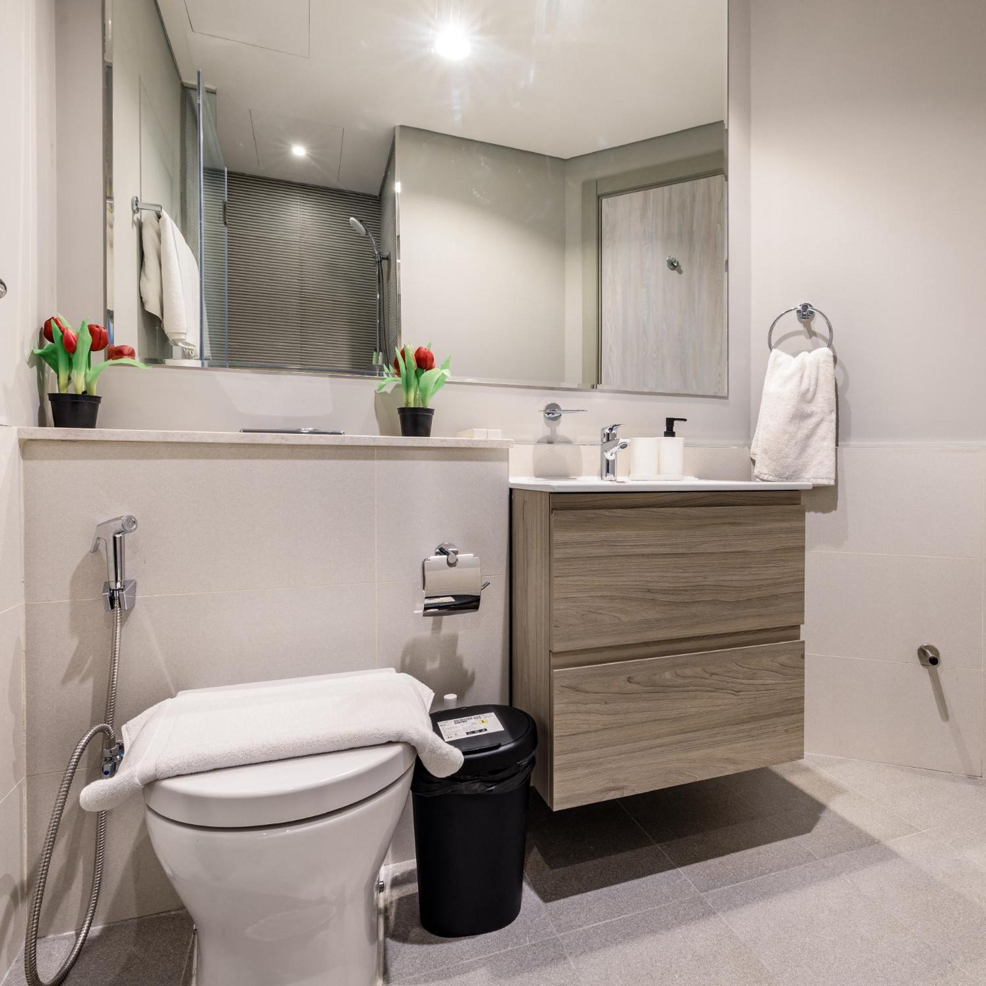 ドバイA Living-Lux 1Br Partial Burj Khalifa & Canal View -2609アパートメント エクステリア 写真